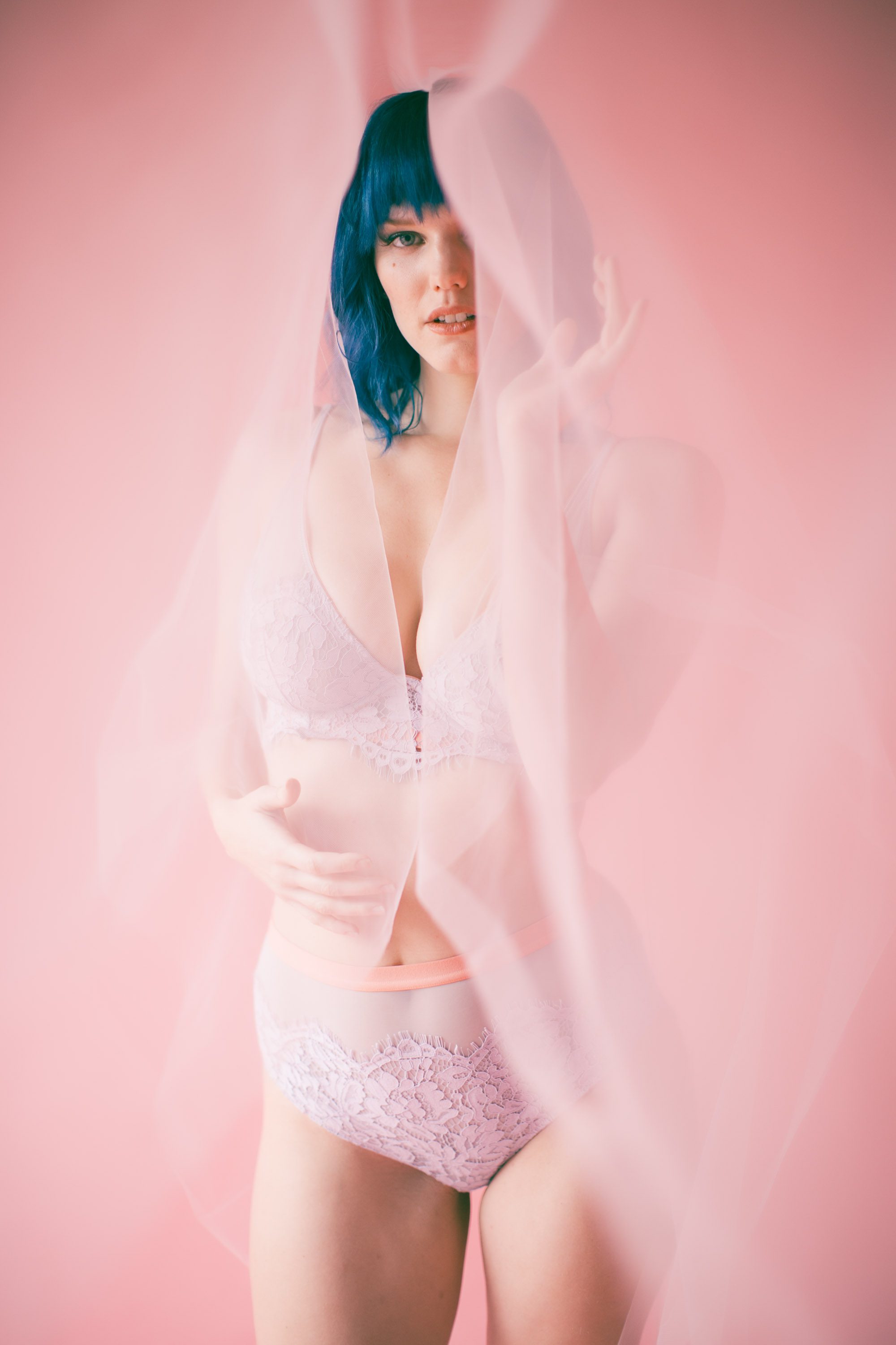 https://danakae.com/wp-content/uploads/2020/02/21-17042-post/Dana-Kae-Photography-Boudoir-Seattle-Blue-029.jpg